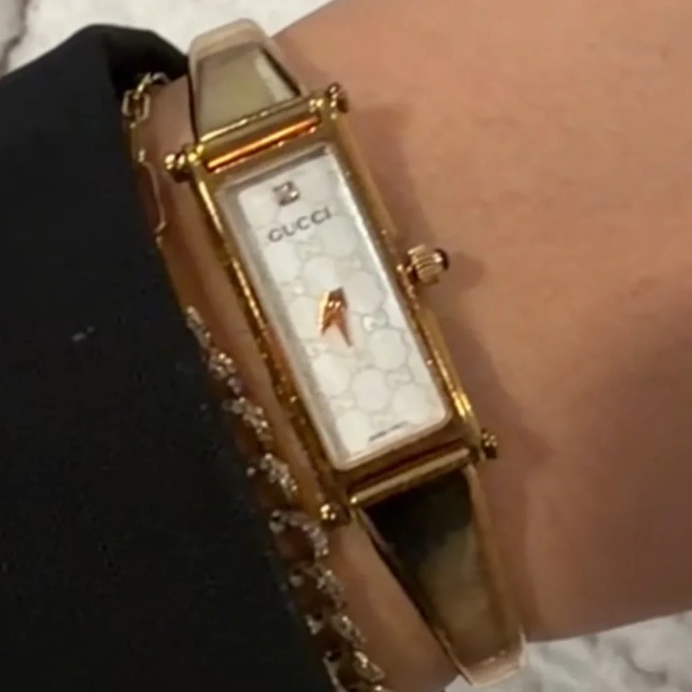 Vintage Gucci Watch gold tone watch white mother of pearl dainty bracelet watch - Picture 9 of 11